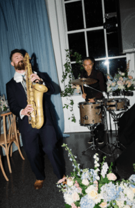 Wedding DJ Hybrid Experience